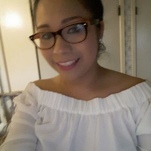 Meet your Posher, Idalia